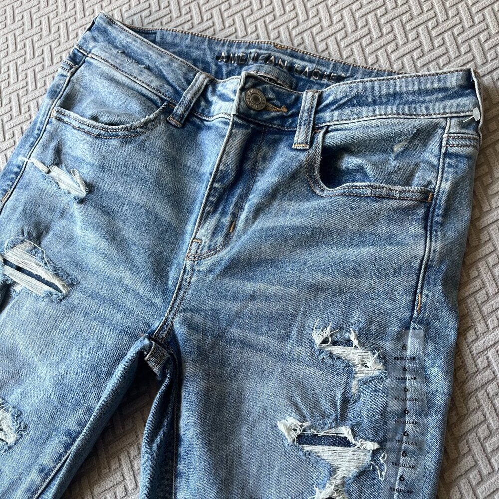 NWOT American Eagle Outfitters NE(X)T Level Stretch Light Wash Jeans